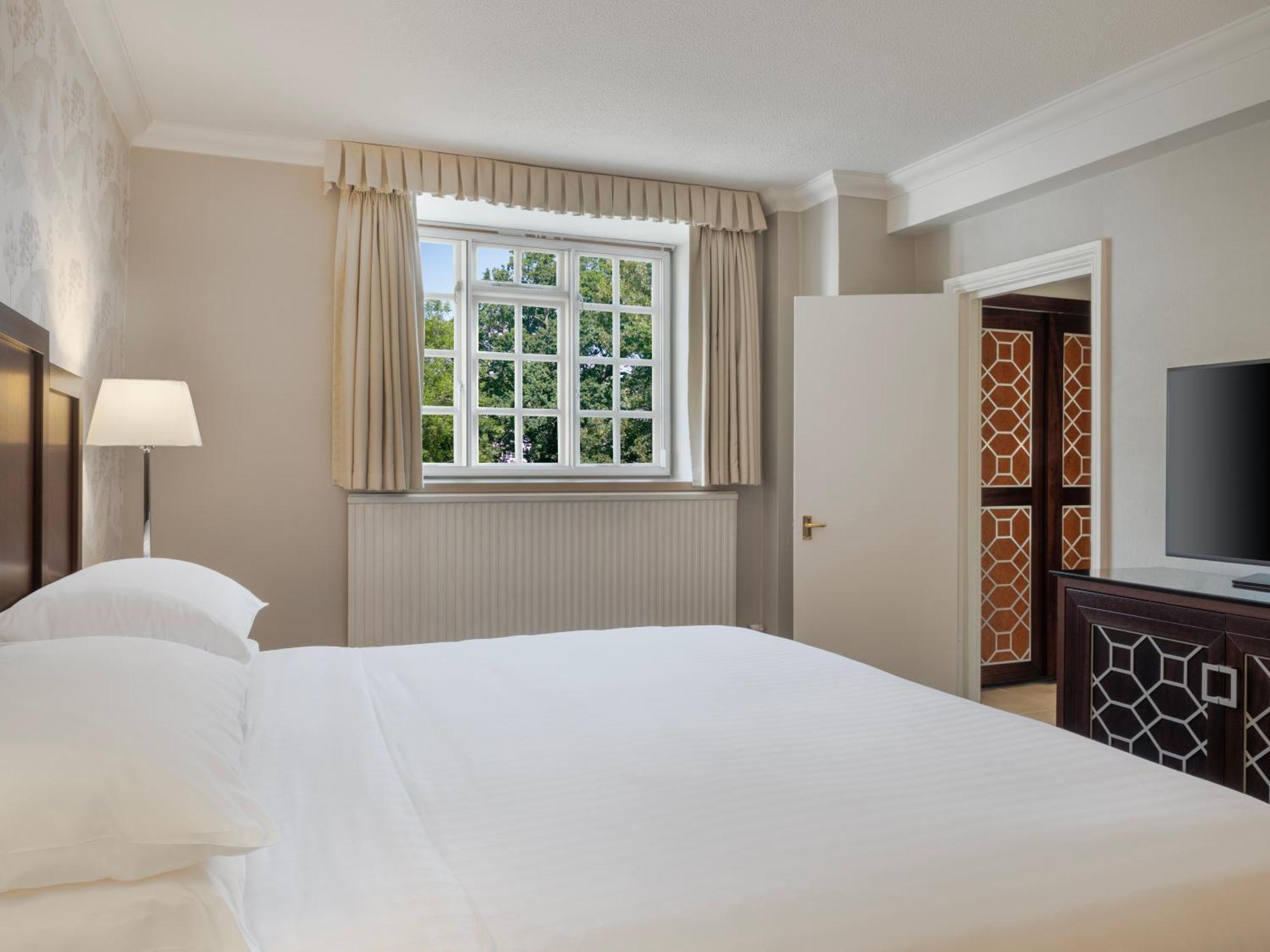 Delta Hotels By Marriott St Pierre Country Club Chepstow Exterior photo